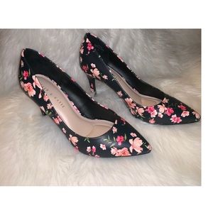 Kelly@Katie black flower pumps